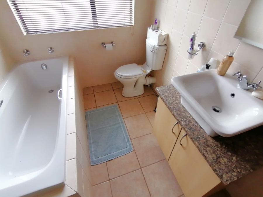 2 Bedroom Property for Sale in Bainsvlei Free State